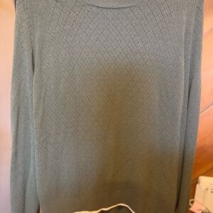 Elegant Green Women's Sweater